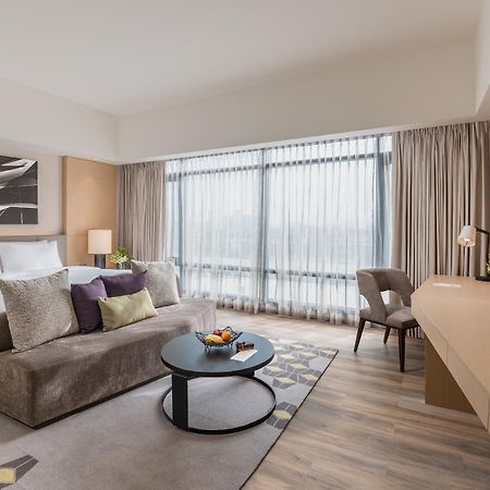 Seda Vertis North Quezon City Extérieur photo Deluxe Suite
