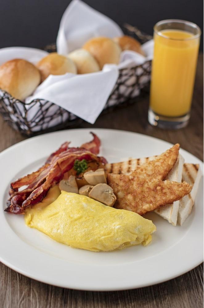 Seda Vertis North Quezon City Extérieur photo Bacon and eggs